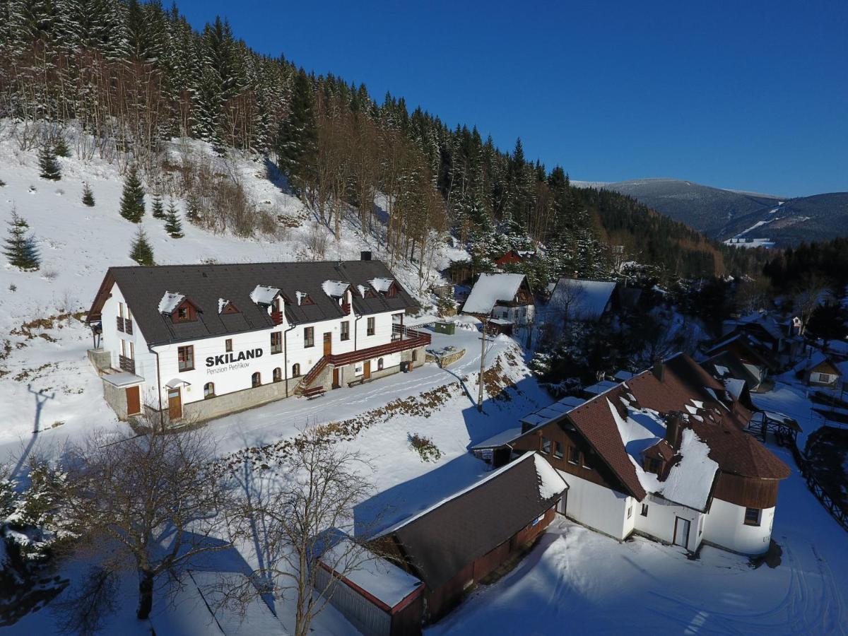 Penzion Skiland Petříkov Hotell Exteriör bild