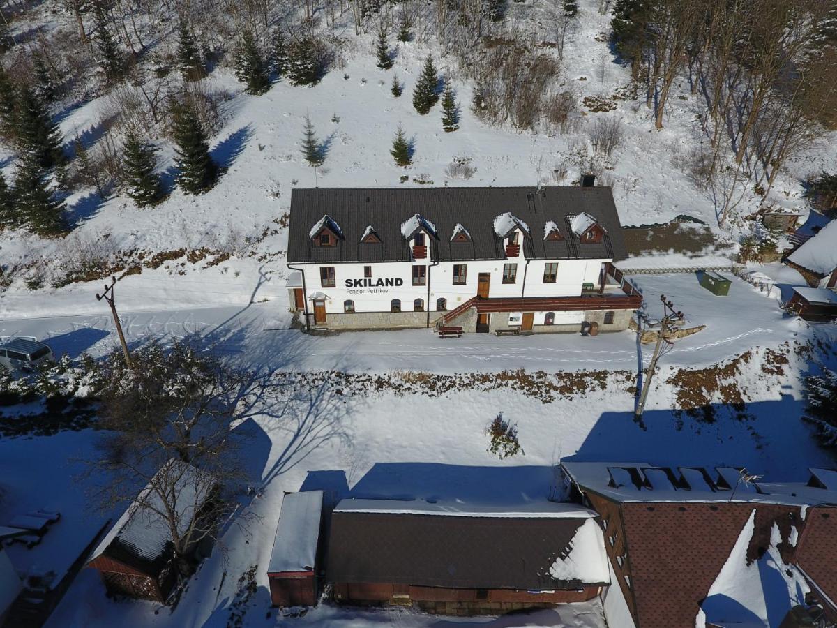 Penzion Skiland Petříkov Hotell Exteriör bild