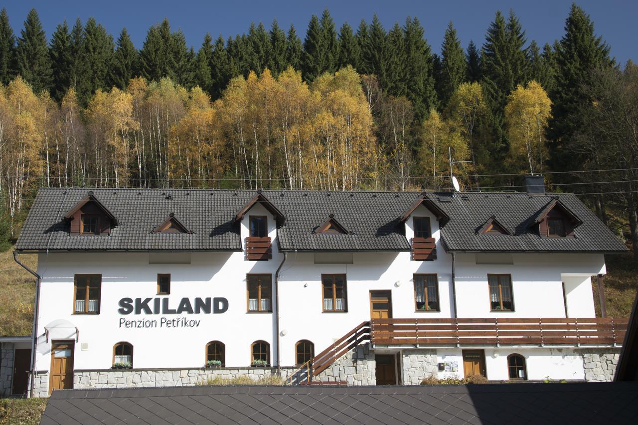 Penzion Skiland Petříkov Hotell Exteriör bild