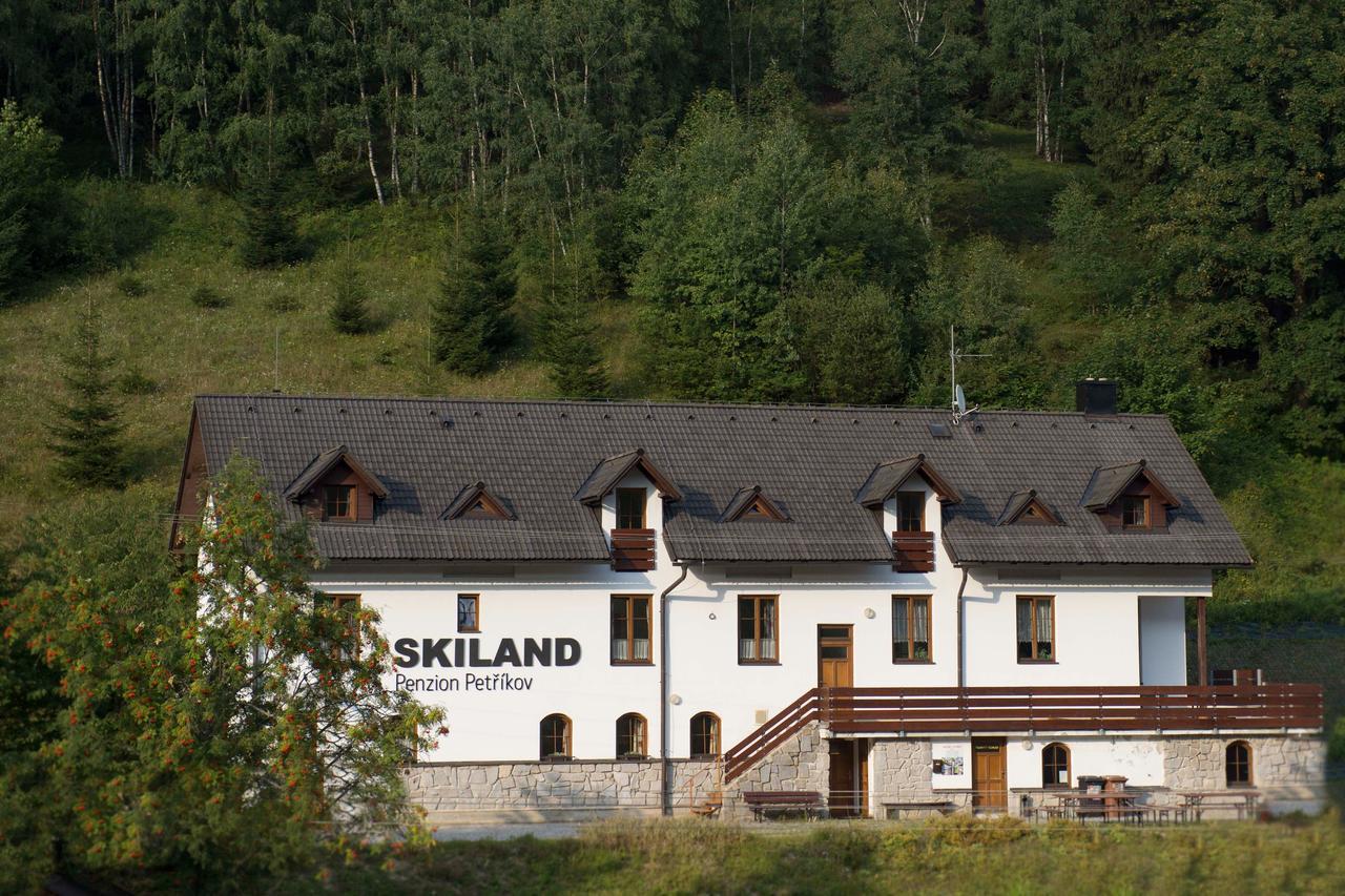 Penzion Skiland Petříkov Hotell Exteriör bild